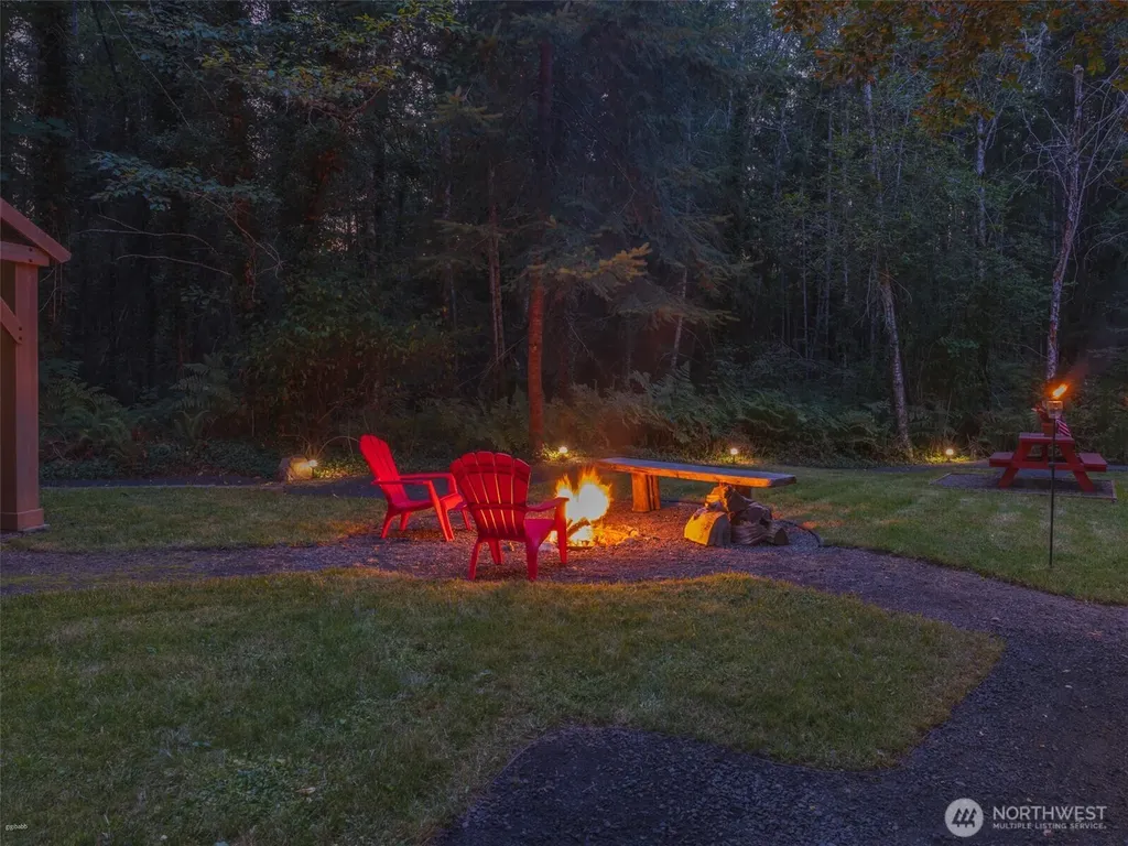 5441 E Grapeview Loop Road Allyn WA 98524