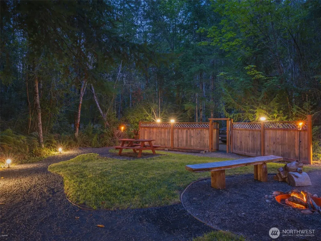 5441 E Grapeview Loop Road Allyn WA 98524