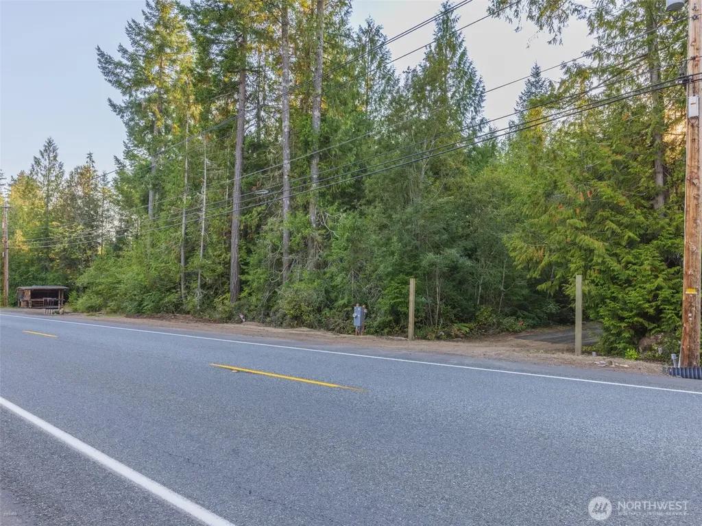 5441 E Grapeview Loop Road Allyn WA 98524