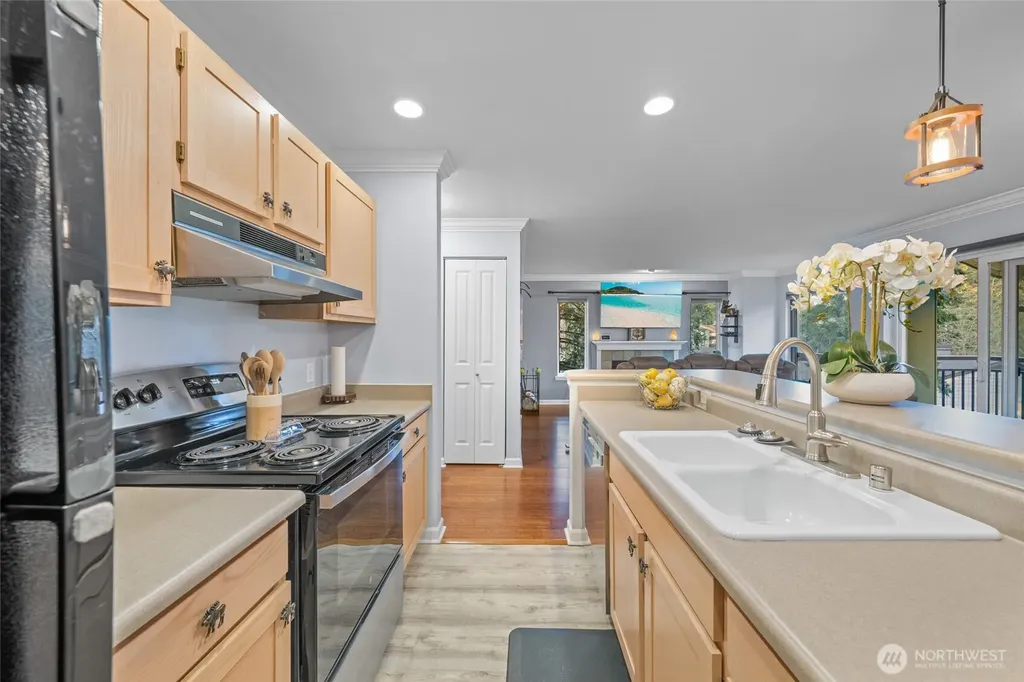 31500 33rd Place SW Federal Way WA 98023