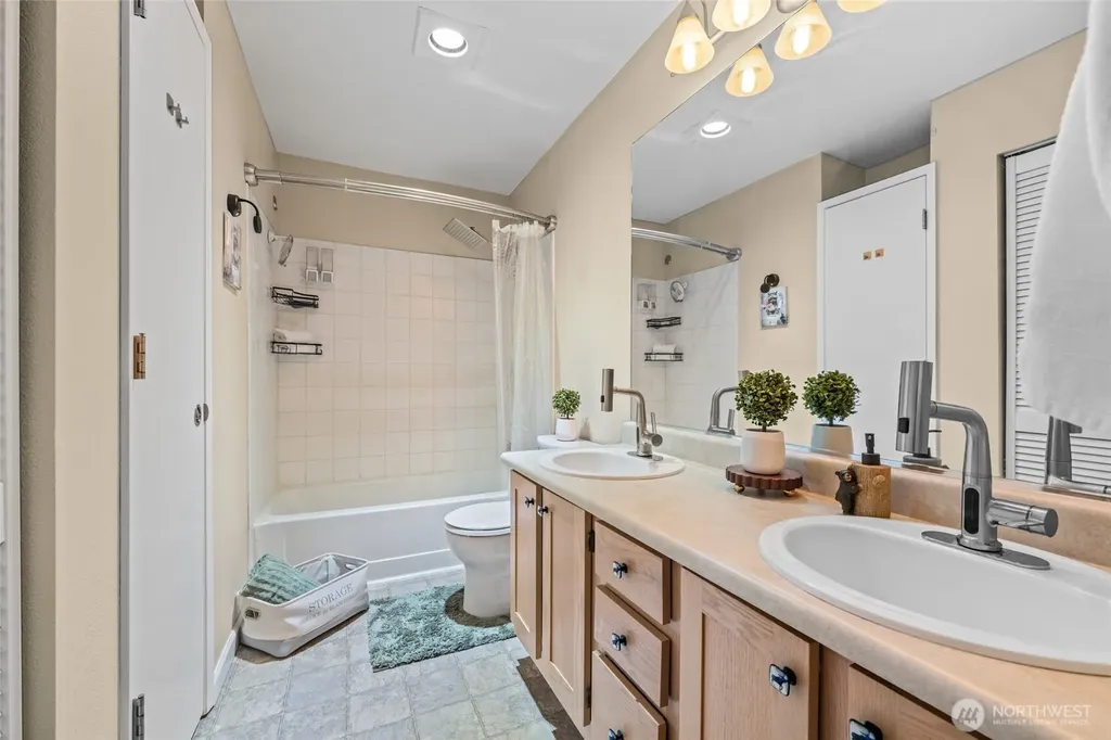 31500 33rd Place SW Federal Way WA 98023
