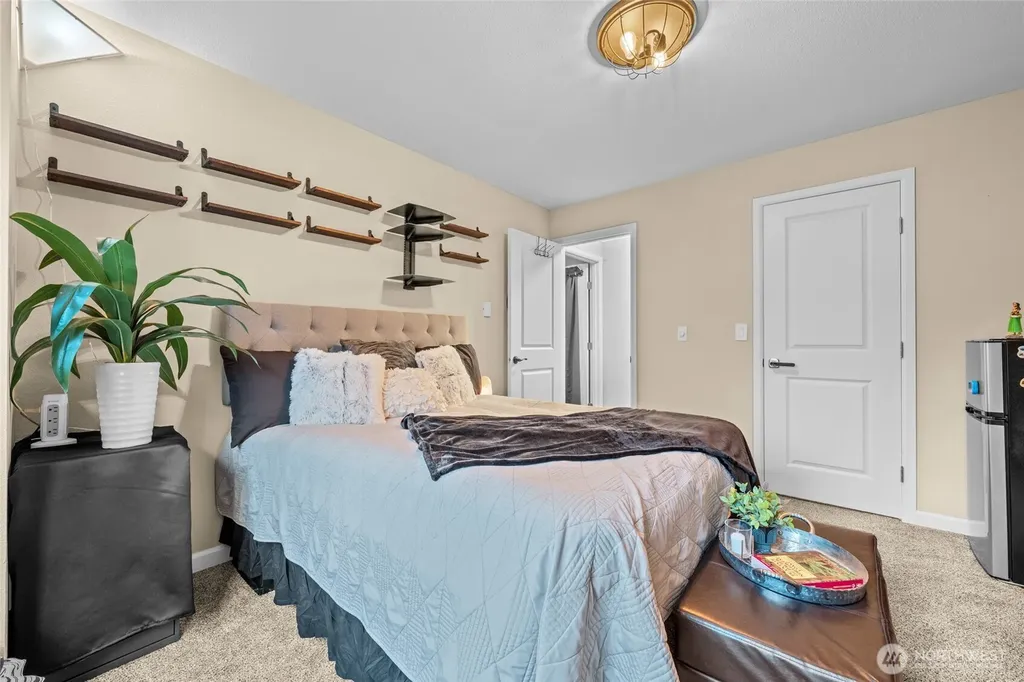 31500 33rd Place SW Federal Way WA 98023