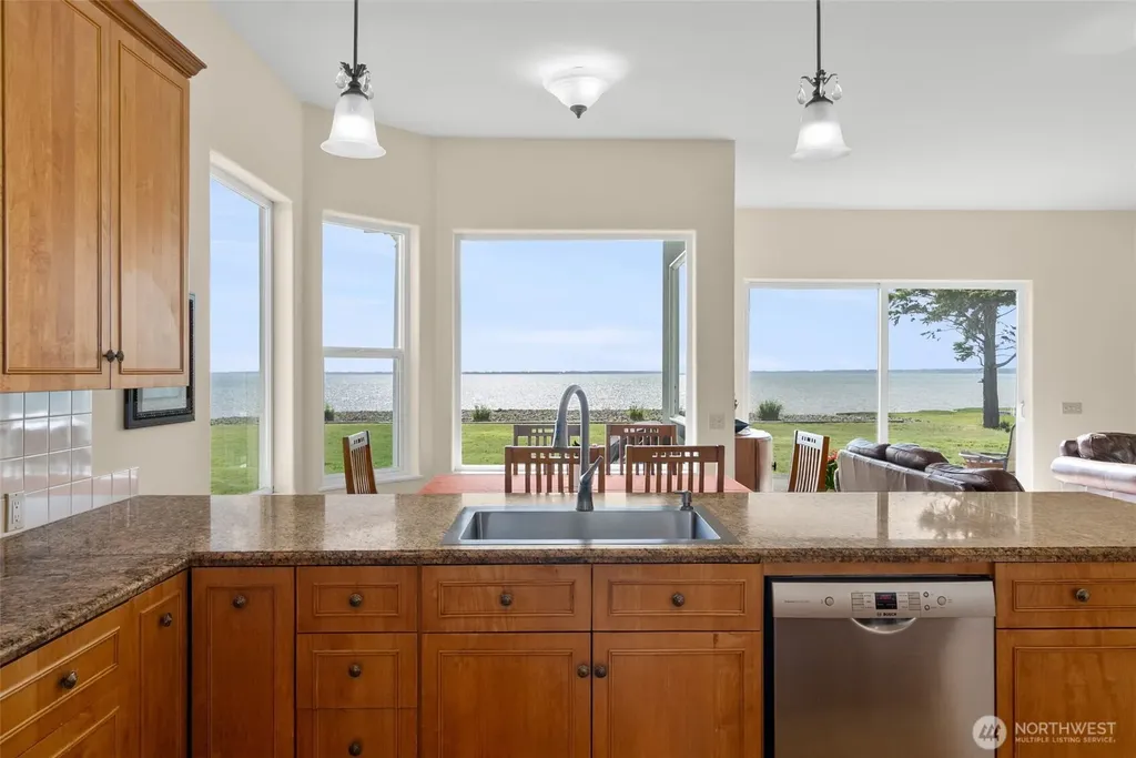 41 Gray Gables Lane Hoquiam WA 98550