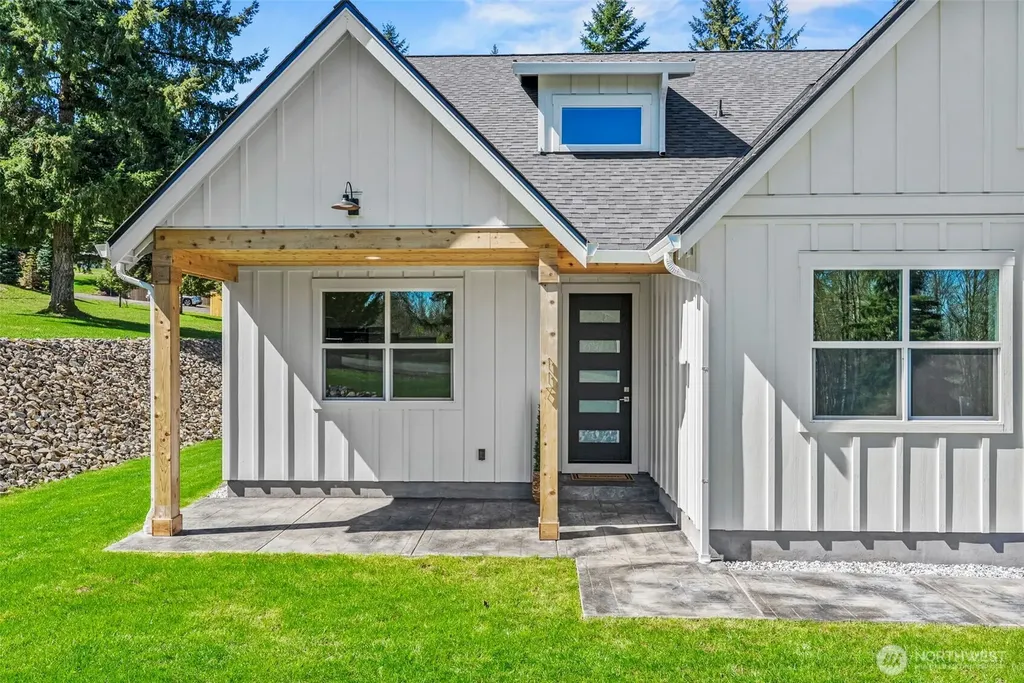 117 Red Hawk Drive Castle Rock WA 98611