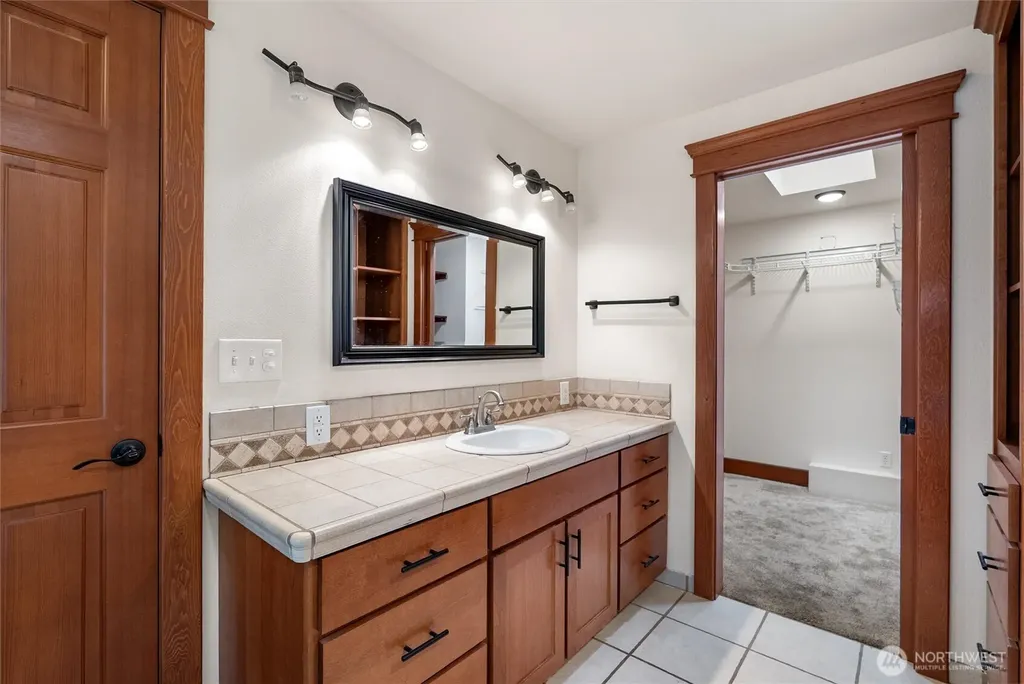 27422 SE 236th Street Maple Valley WA 98038