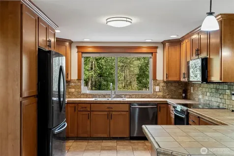 27422 SE 236th Street Maple Valley WA 98038