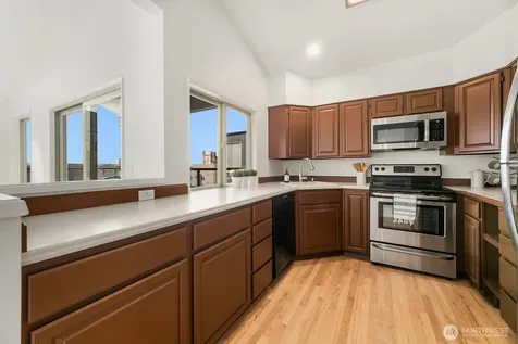 522 W Mercer Place Seattle WA 98119