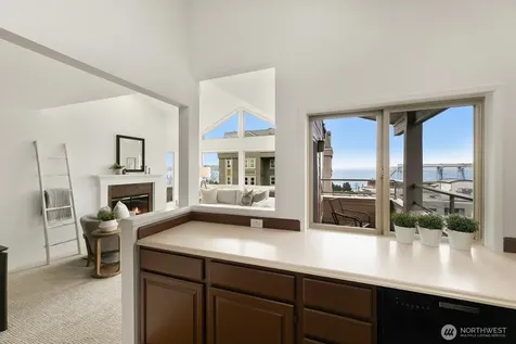 522 W Mercer Place Seattle WA 98119