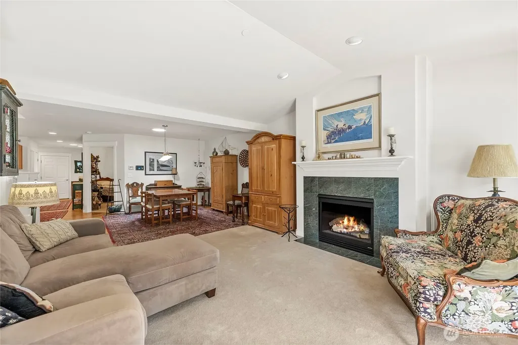 211 E Sterling Drive Allyn WA 98524