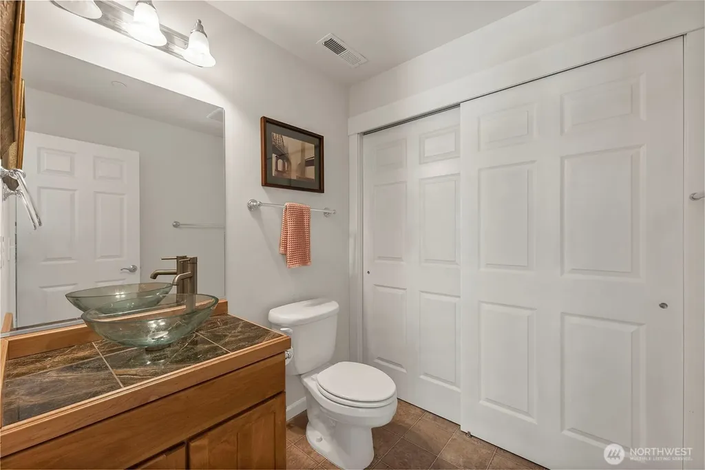 211 E Sterling Drive Allyn WA 98524