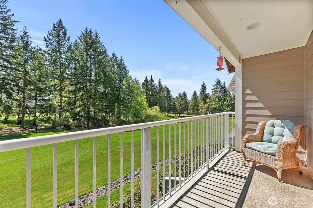 211 E Sterling Drive Allyn WA 98524
