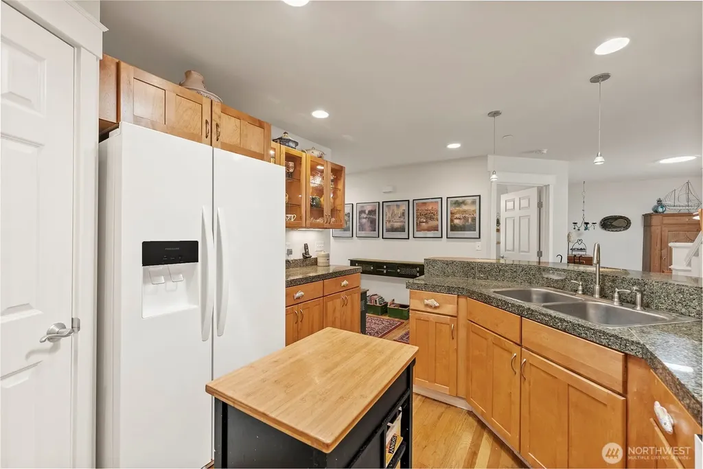 211 E Sterling Drive Allyn WA 98524