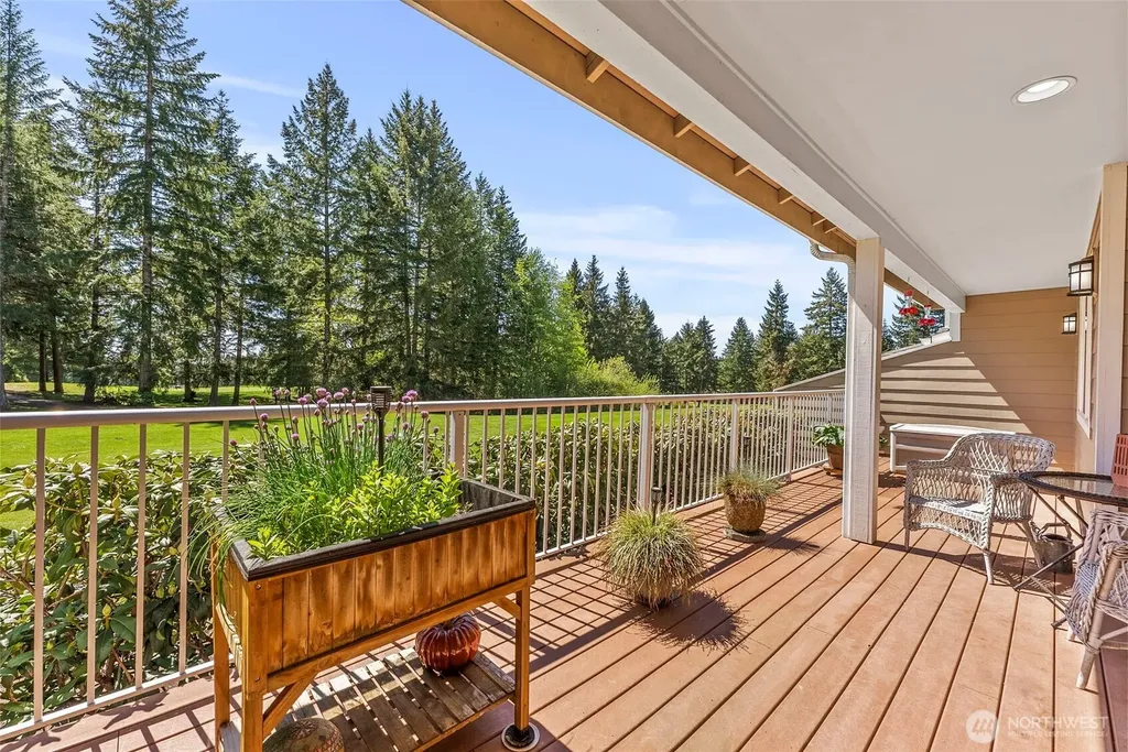 211 E Sterling Drive Allyn WA 98524