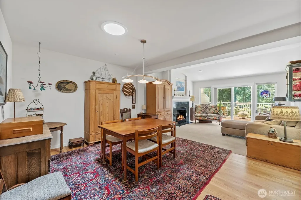 211 E Sterling Drive Allyn WA 98524