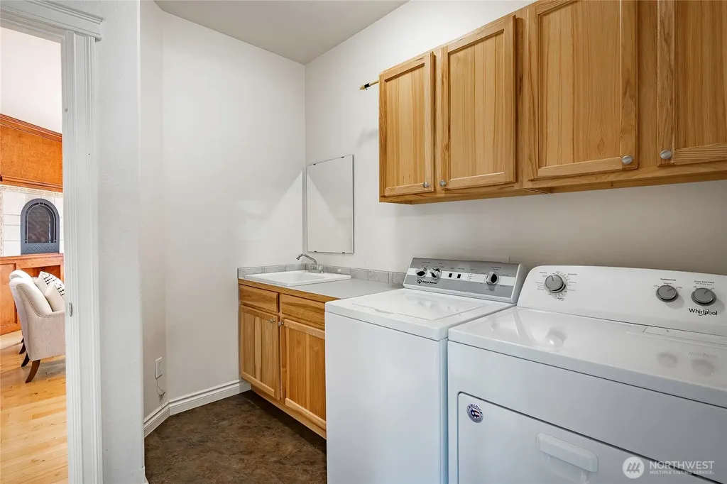 4410 Glasgow Way Anacortes WA 98221