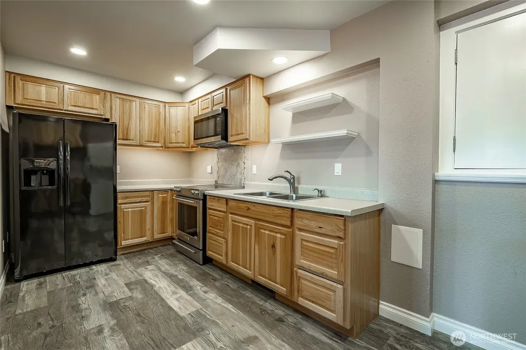 4410 Glasgow Way Anacortes WA 98221