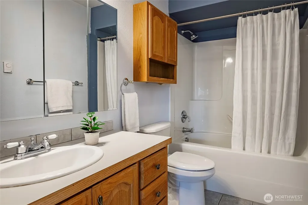 4410 Glasgow Way Anacortes WA 98221