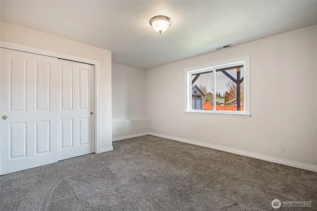 4410 Glasgow Way Anacortes WA 98221