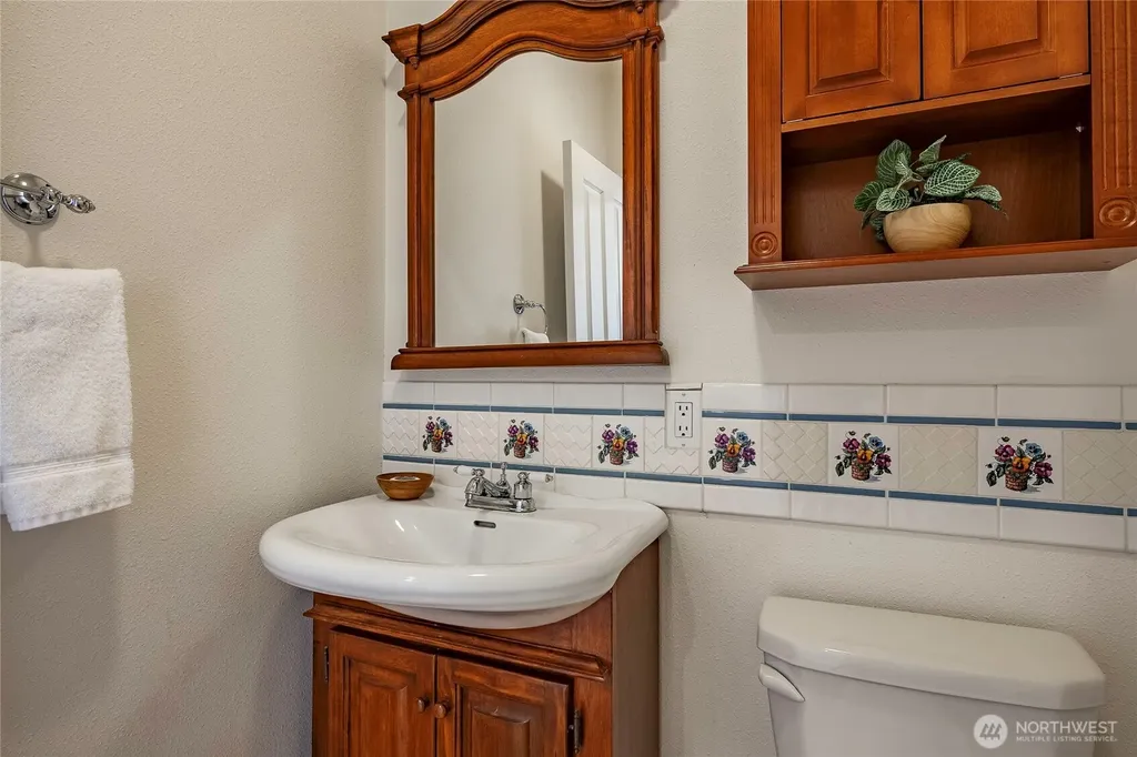 4410 Glasgow Way Anacortes WA 98221
