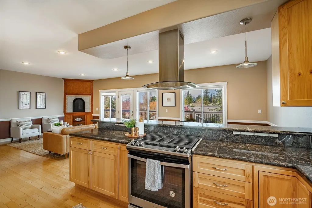4410 Glasgow Way Anacortes WA 98221