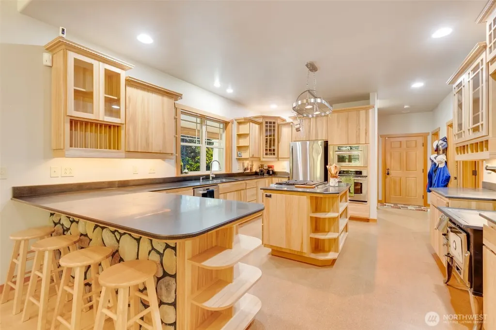12280 State Route 903 Ronald WA 98940