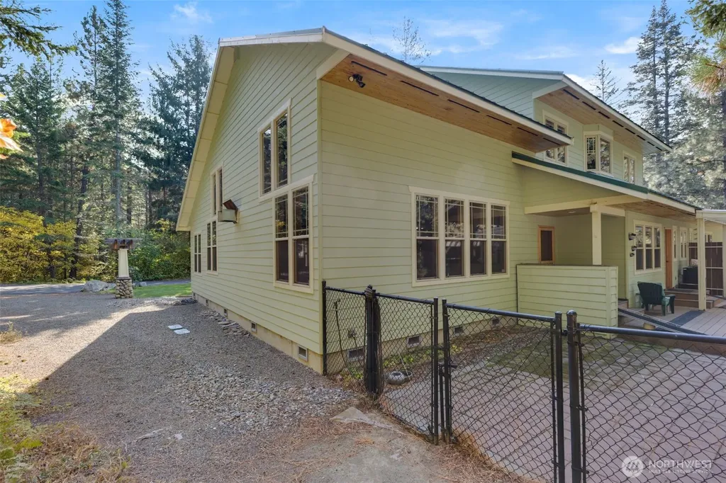12280 State Route 903 Ronald WA 98940