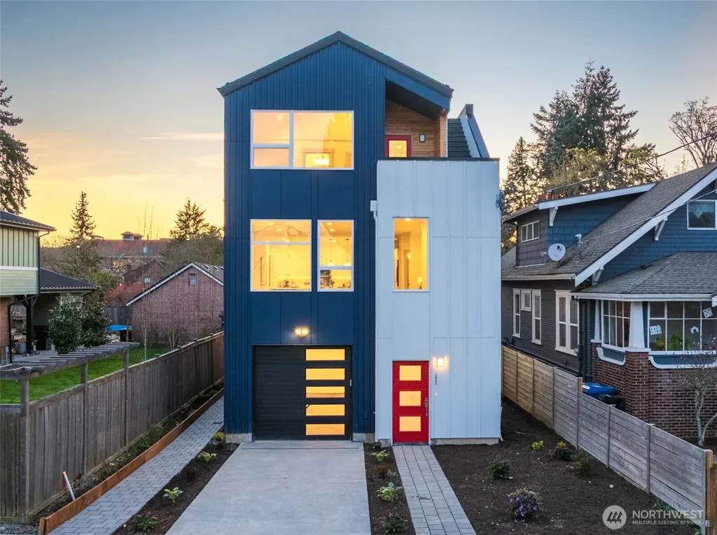 2931 39th Avenue SW Seattle WA 98116