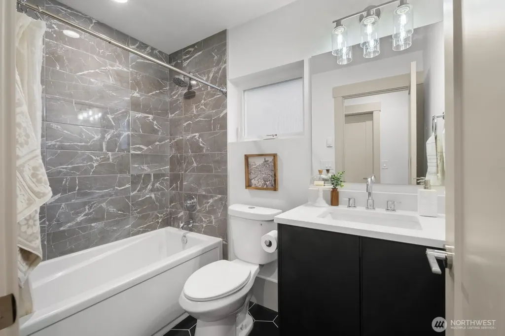 2931 39th Avenue SW Seattle WA 98116