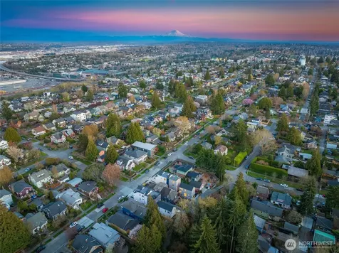 2931 39th Avenue SW Seattle WA 98116