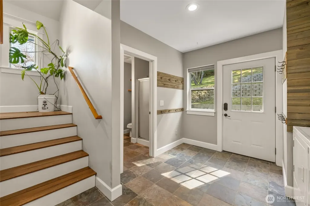 109 S 5th St Alley Roslyn WA 98941