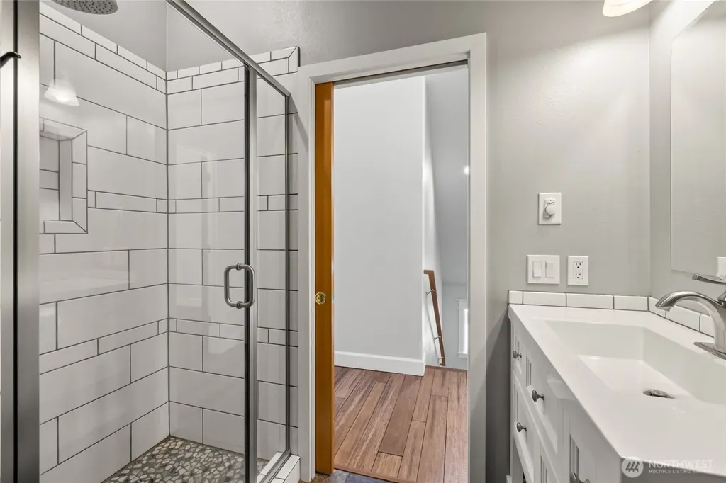 109 S 5th St Alley Roslyn WA 98941