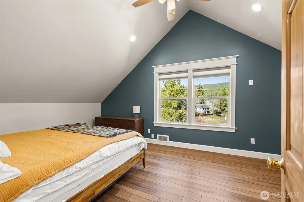 109 S 5th St Alley Roslyn WA 98941