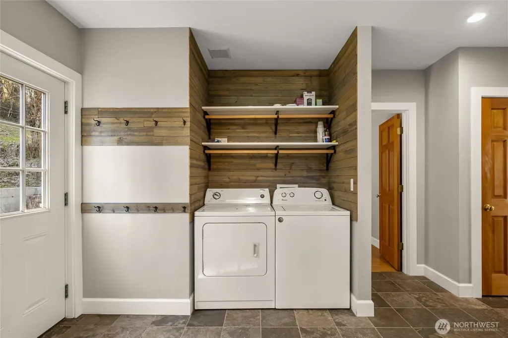 109 S 5th St Alley Roslyn WA 98941