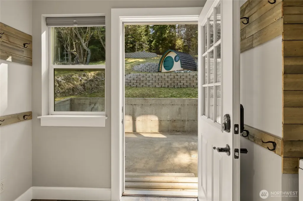 109 S 5th St Alley Roslyn WA 98941