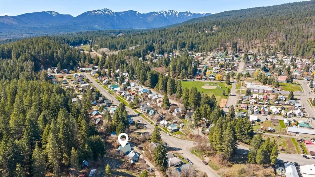 109 S 5th St Alley Roslyn WA 98941