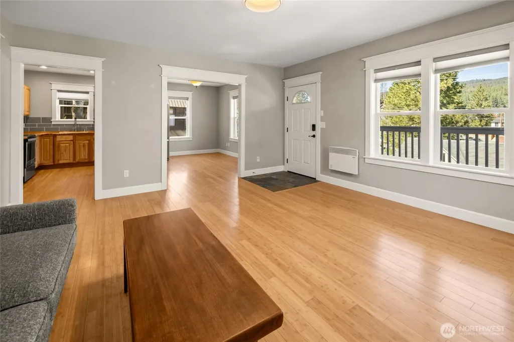 109 S 5th St Alley Roslyn WA 98941