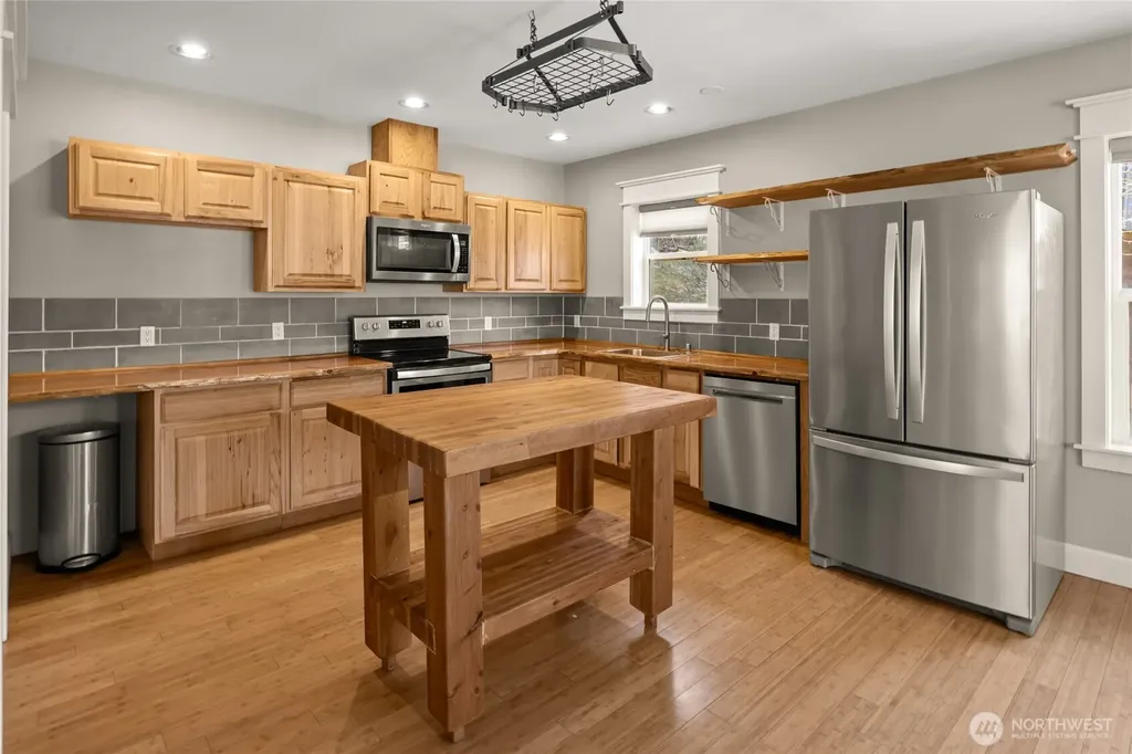109 S 5th St Alley Roslyn WA 98941