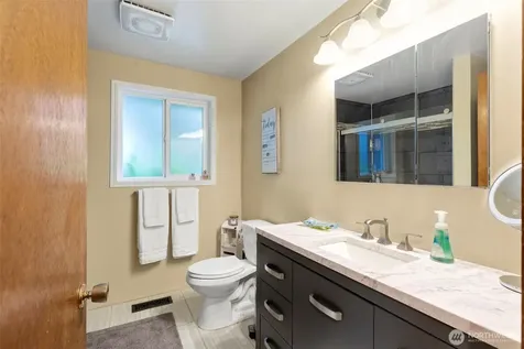 18816 89 Avenue NE Bothell WA 98011