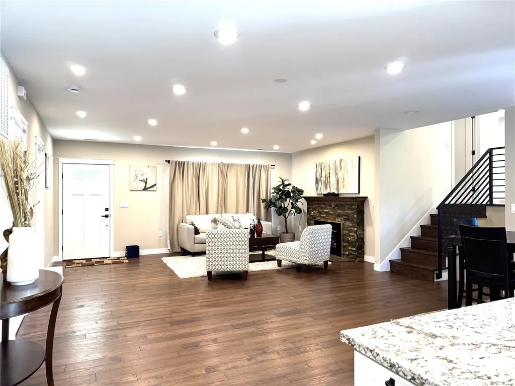 14826 42nd Avenue S Tukwila WA 98168