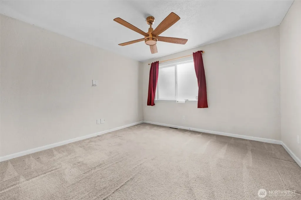 13715 SE 258th Place Kent WA 98042