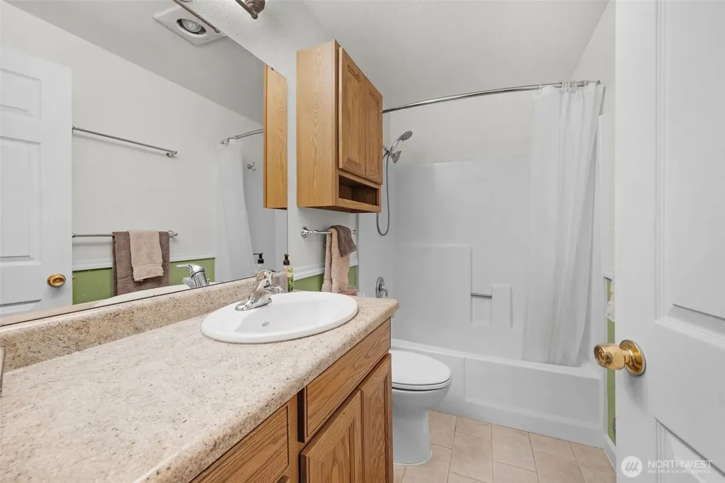 13715 SE 258th Place Kent WA 98042