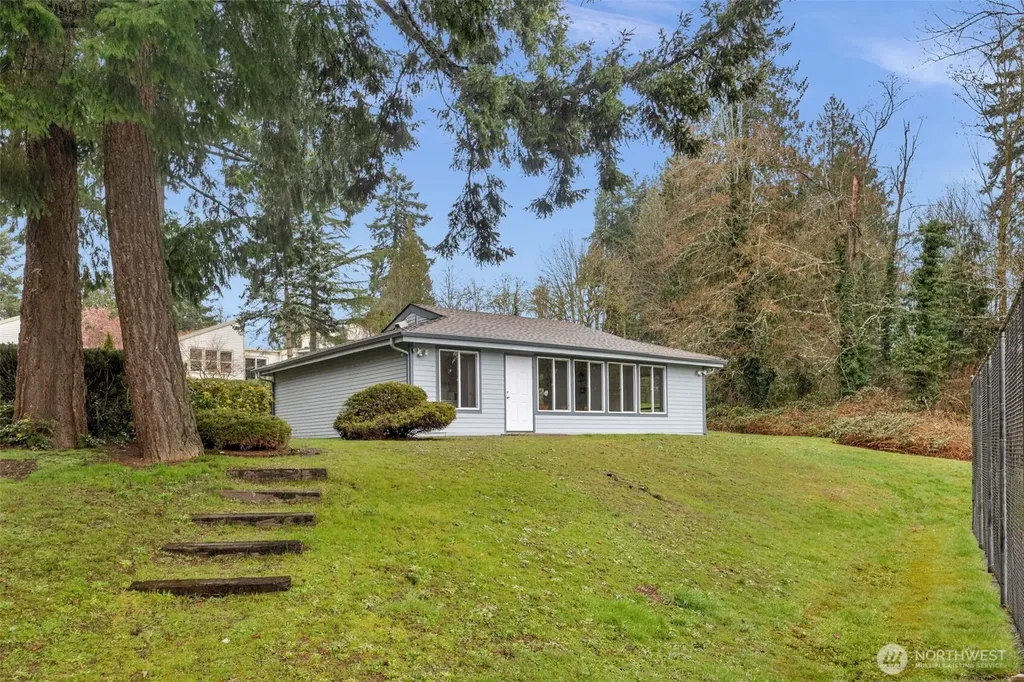 13715 SE 258th Place Kent WA 98042