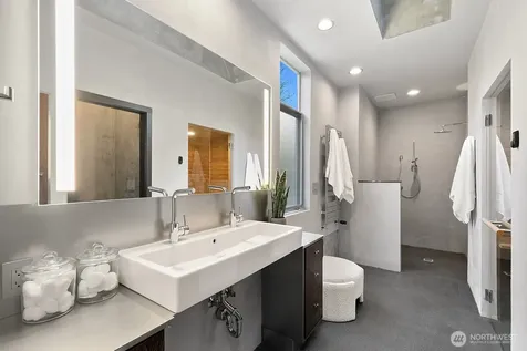 1549 Magnolia Way W Seattle WA 98199