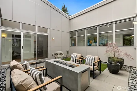 1549 Magnolia Way W Seattle WA 98199