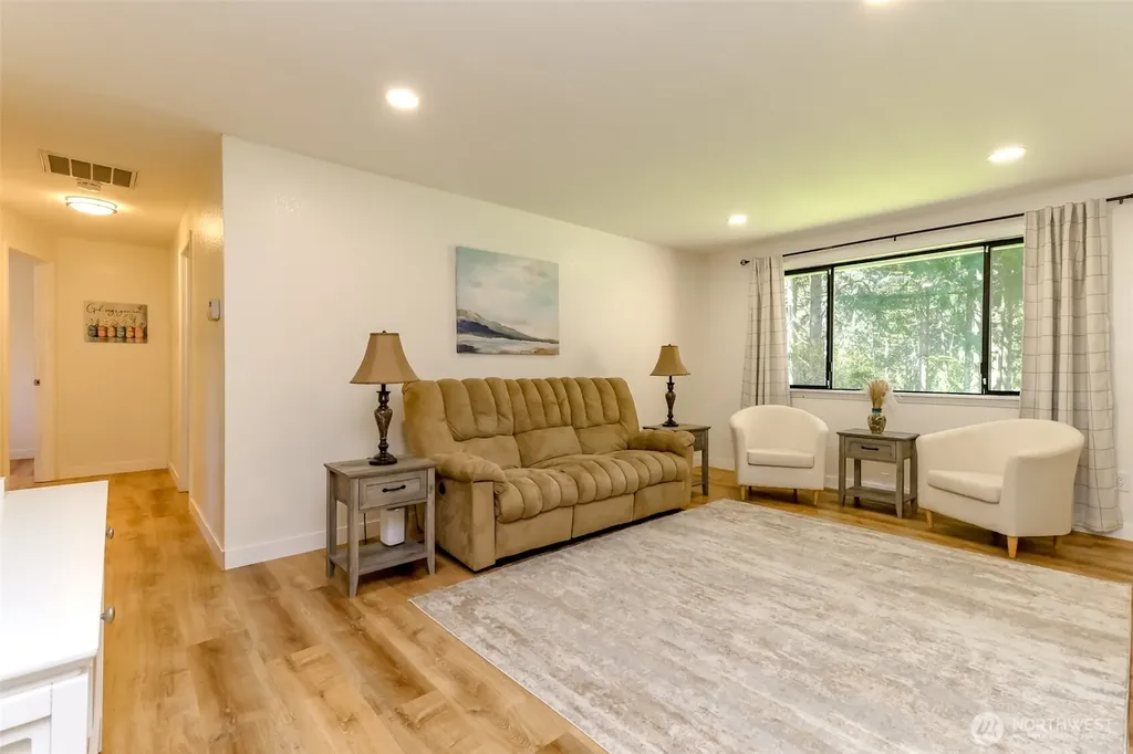 11706 16th Avenue NW Gig Harbor WA 98332