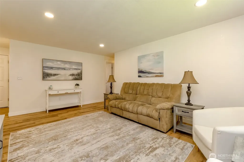 11706 16th Avenue NW Gig Harbor WA 98332