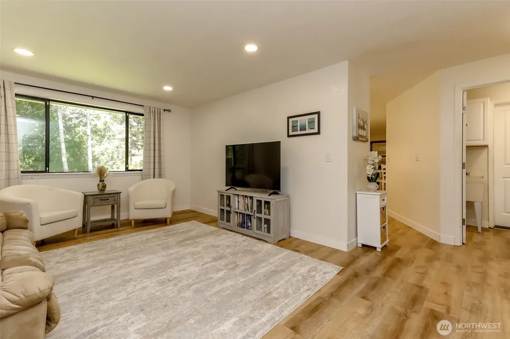 11706 16th Avenue NW Gig Harbor WA 98332