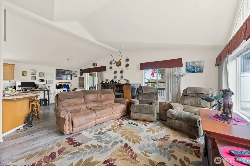 20517 10th Avenue E Spanaway WA 98387