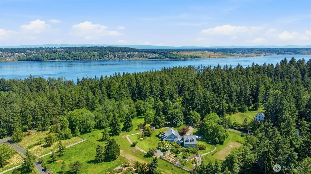 1352 14th Avenue Fox Island WA 98333