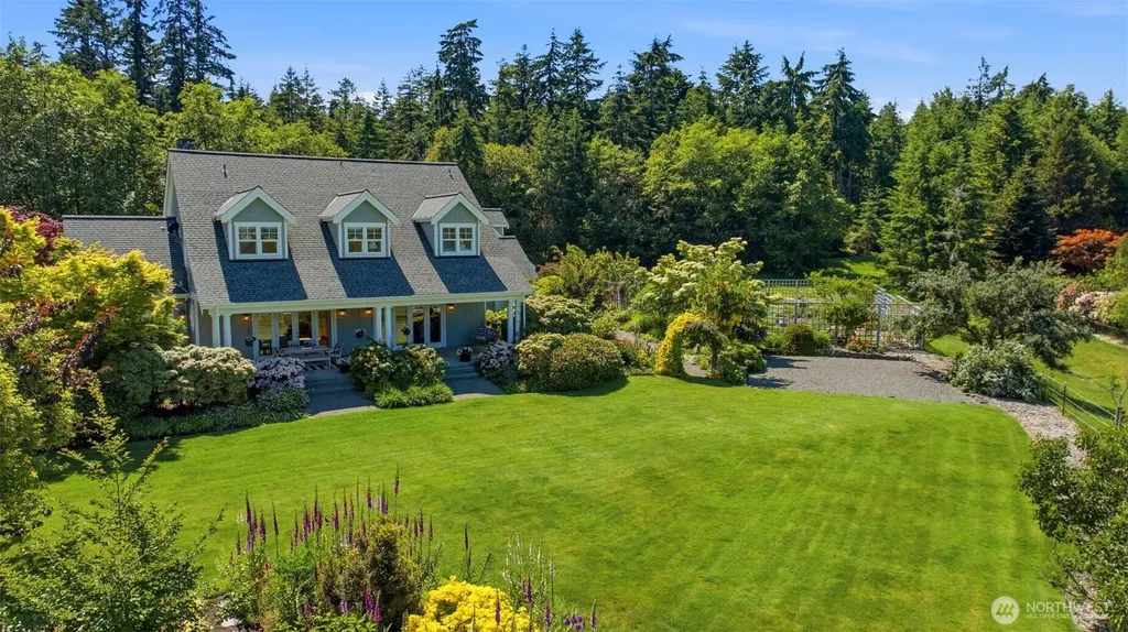 1352 14th Avenue Fox Island WA 98333